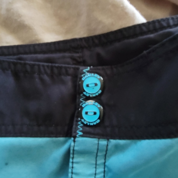 Oakley vtg Reverse boardshorts - Picture 4 of 6